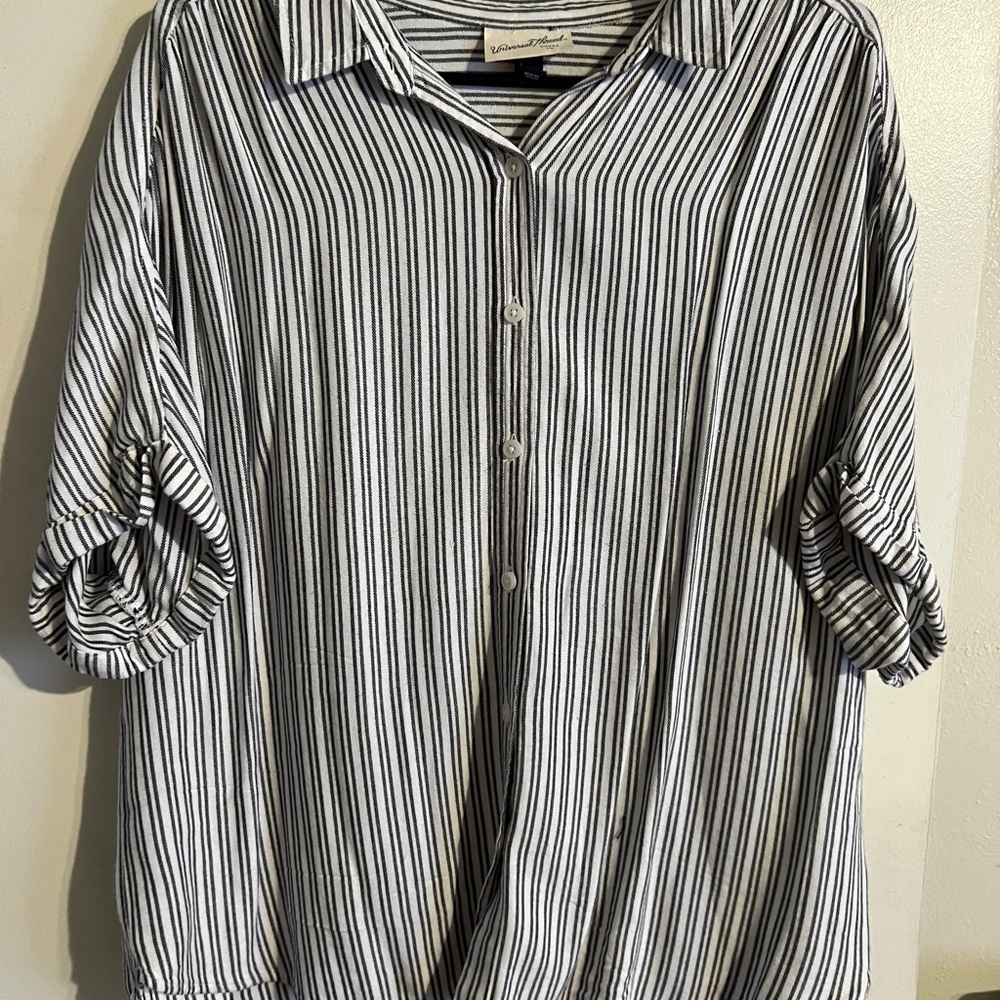 Universal Thread Black and White Striped Women's Button Down Shirt